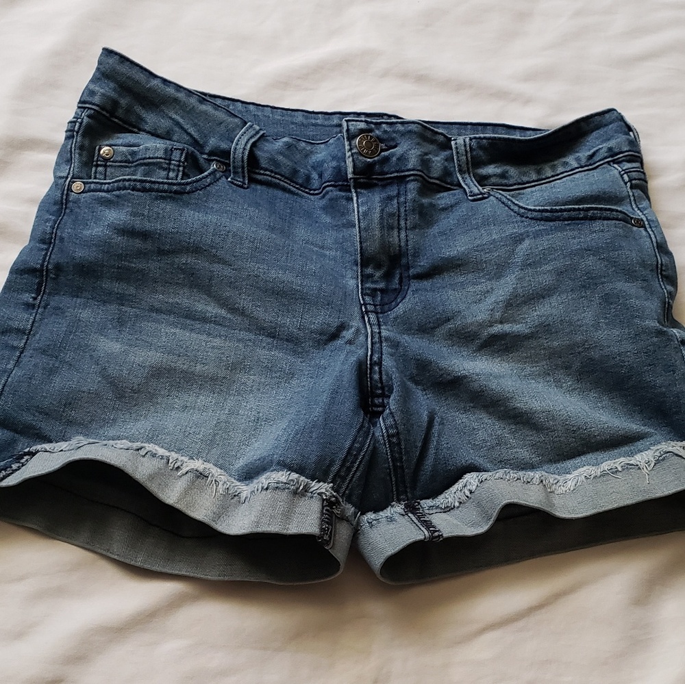 Celebrity Pink denim shorts